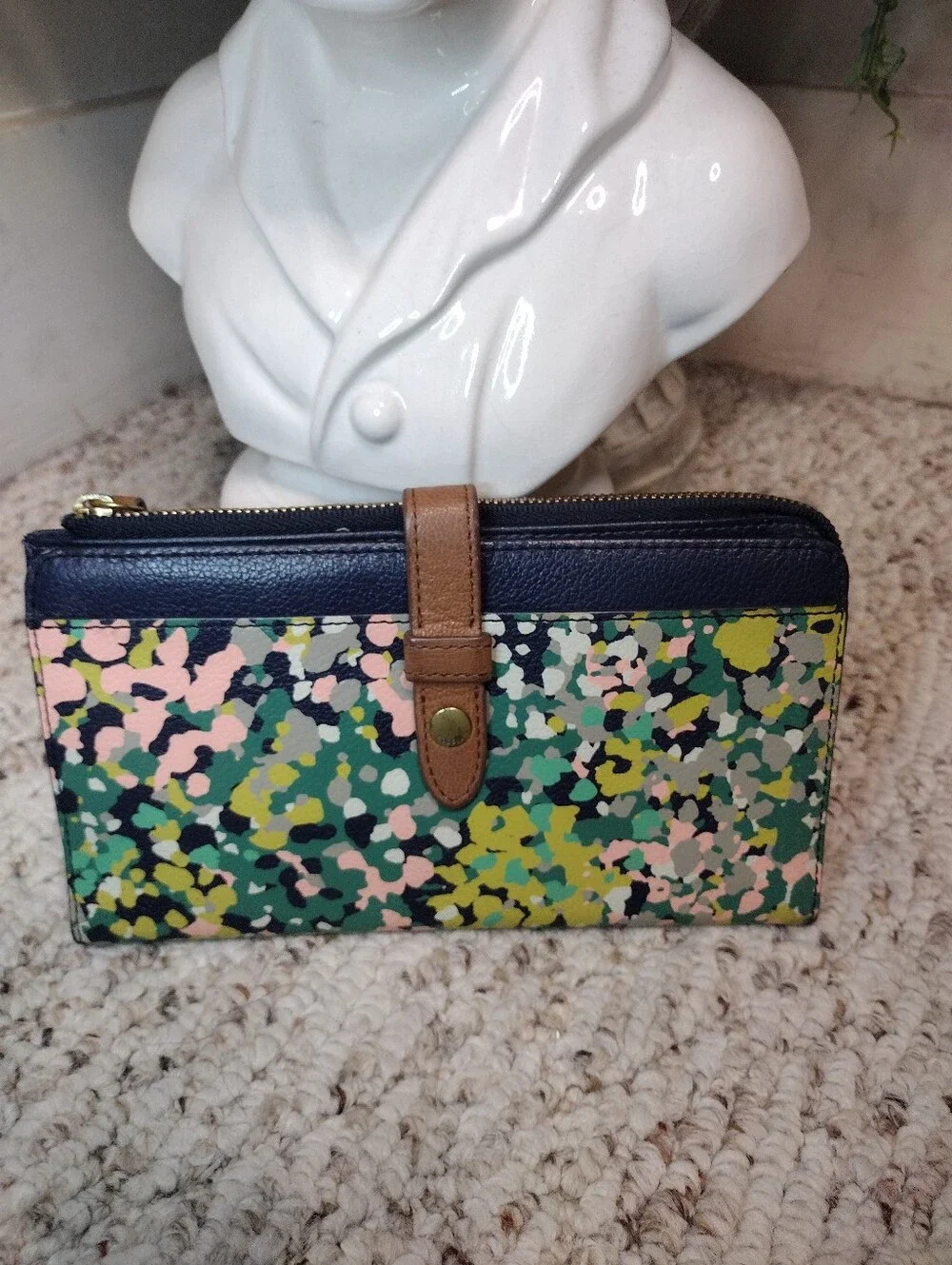 Fossil Emma Navy & Multi Abstract Floral Zip Clutch Pebbled Leather Wallet - Picture 1 of 8